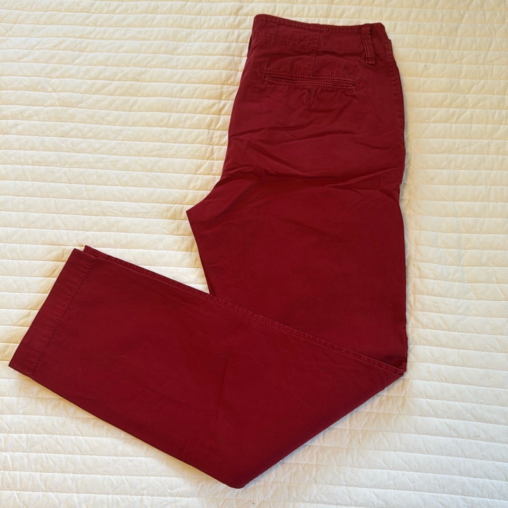 Red 32 x 32 American Eagle slacks